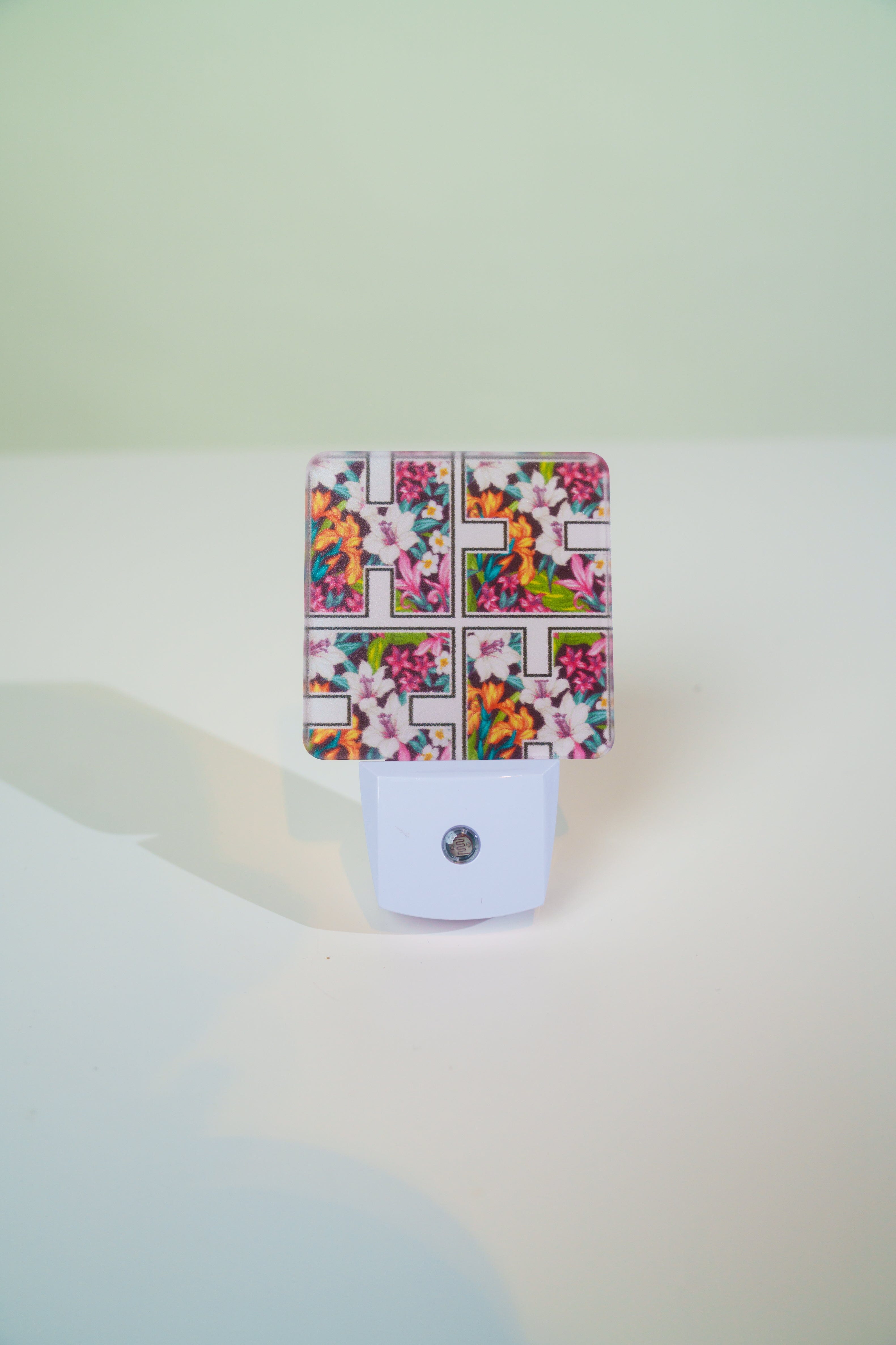 NIGHT LIGHTS Utility Hawaii's Finest MIX FLORAL