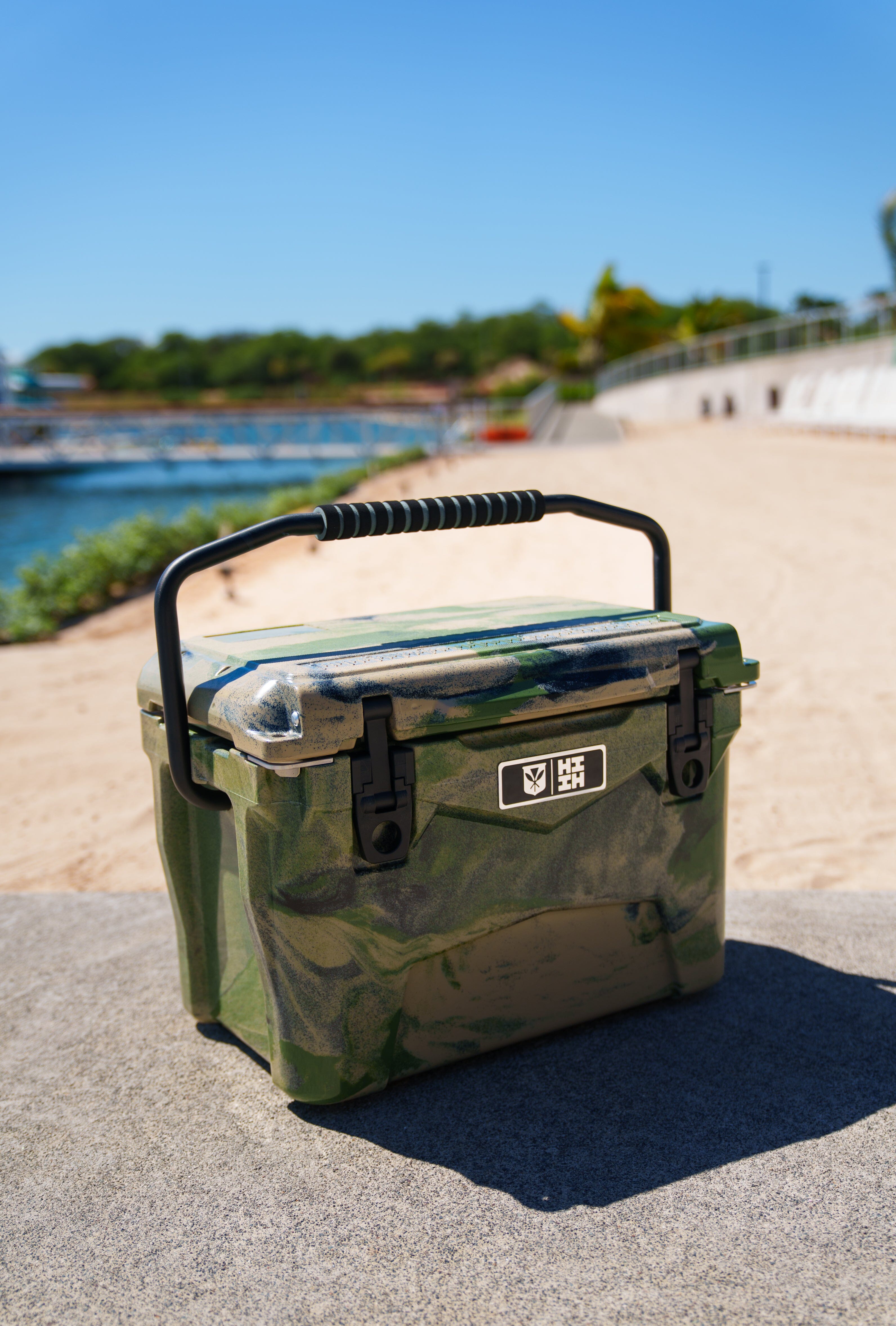 20QT COOLERS Utility Hawaii's Finest ARMY CAMO 