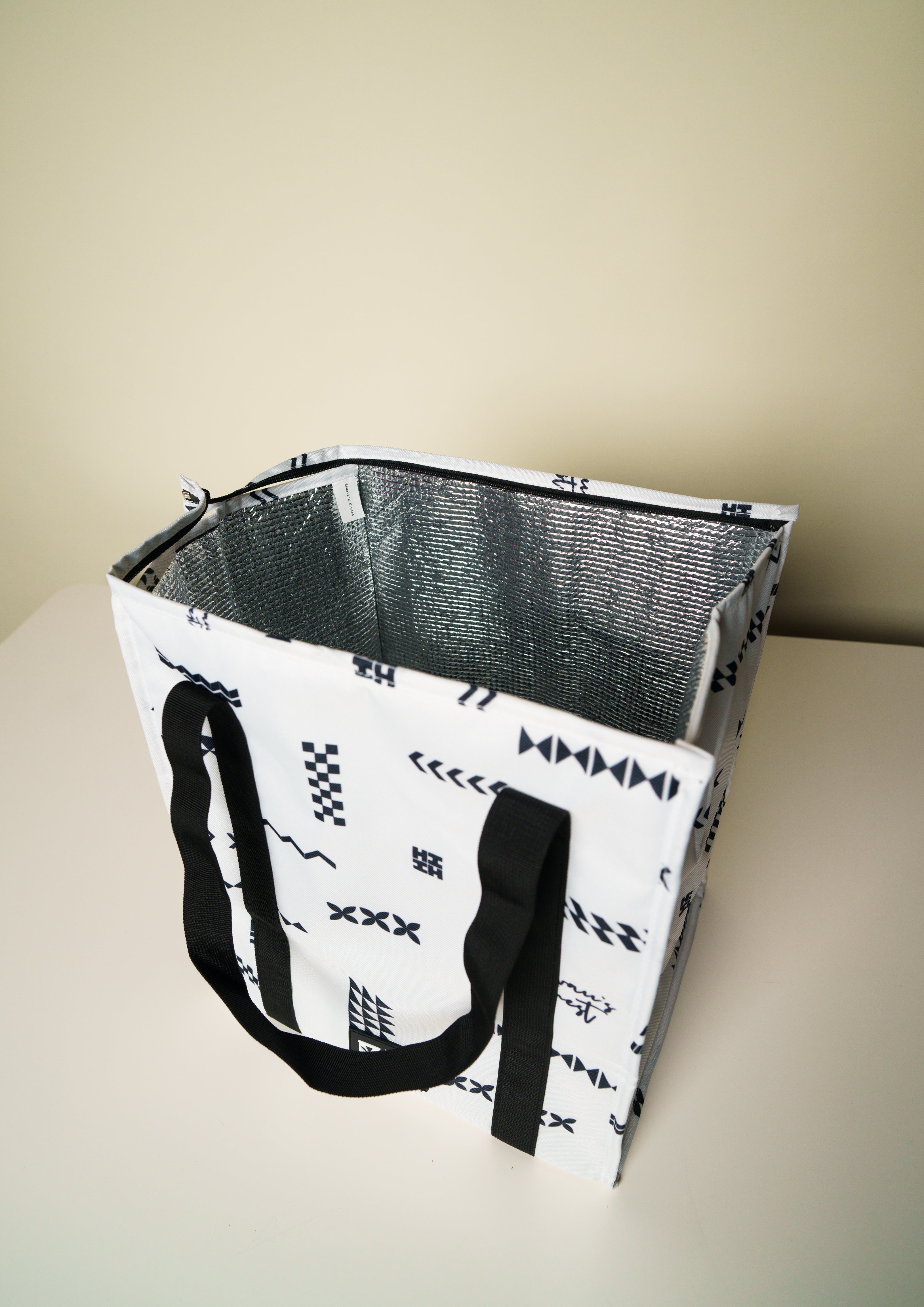 WHITE KAPALA INSULATED TOTE