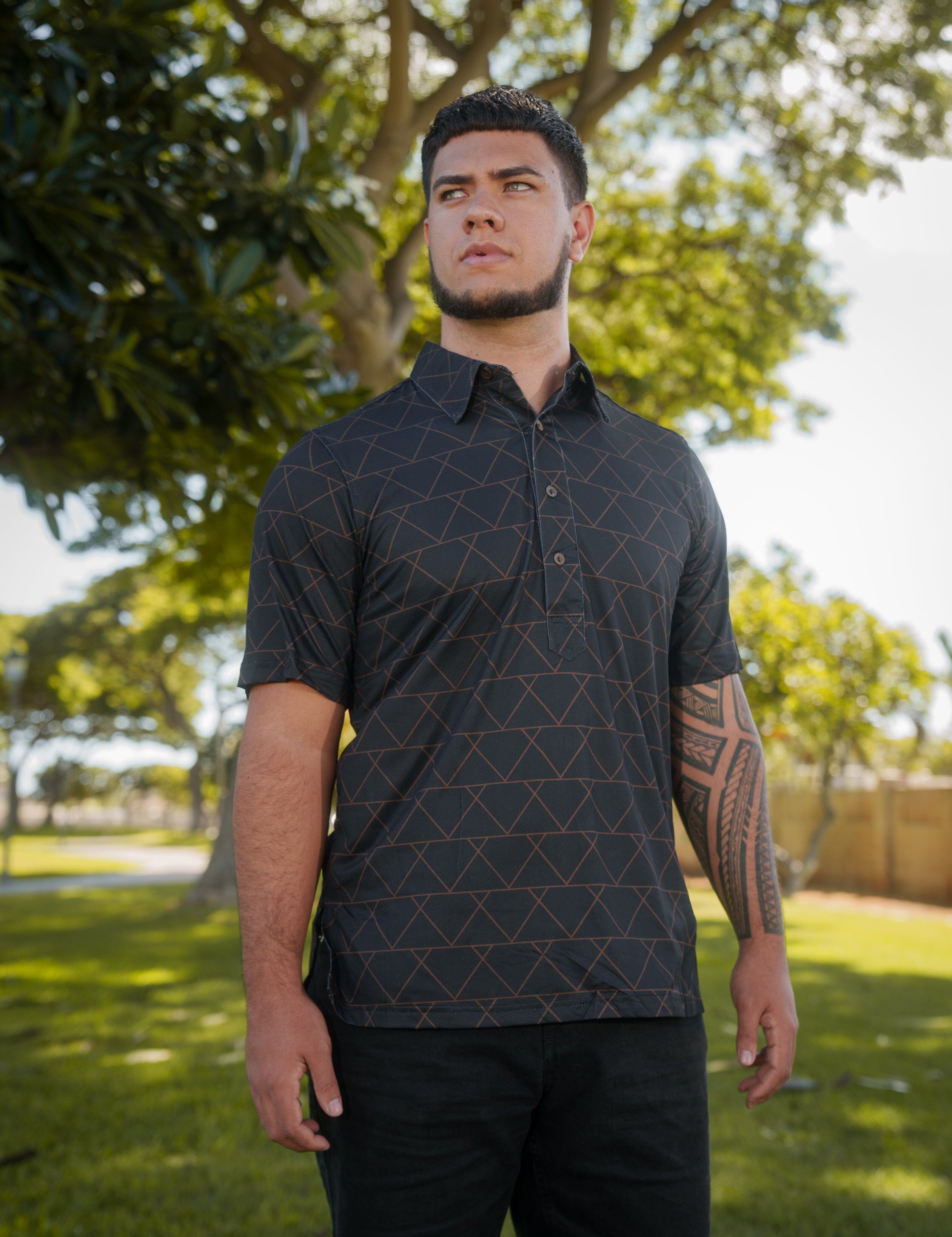 BLACK & RUST TRIANGLES ALOHA POLO Polo Hawaii's Finest X-SMALL 