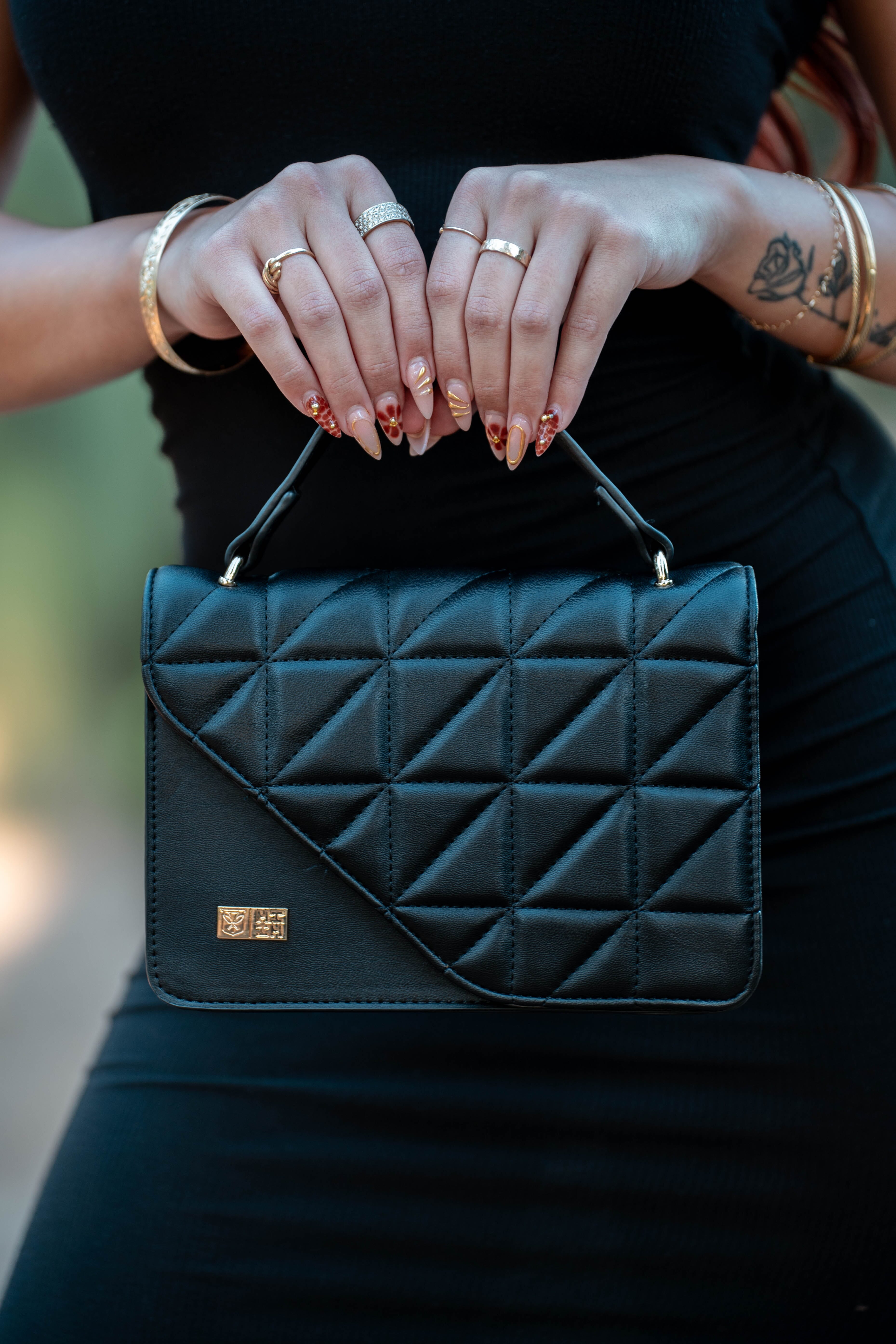 牛革 Quilting Mini Crossbag ( BLACK) MINI KENSINGTON X BAG Black Quilted Leather Mini Purse by