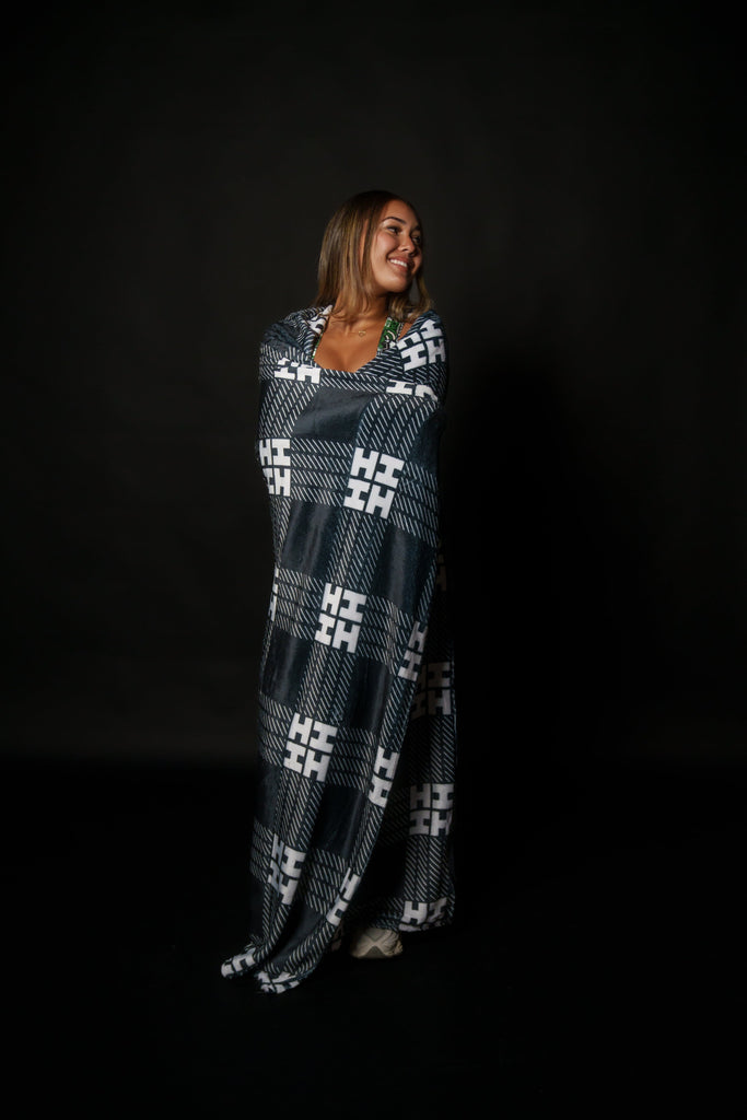 BLACK & WHITE PALAKA THROW BLANKET Utility Hawaii's Finest 