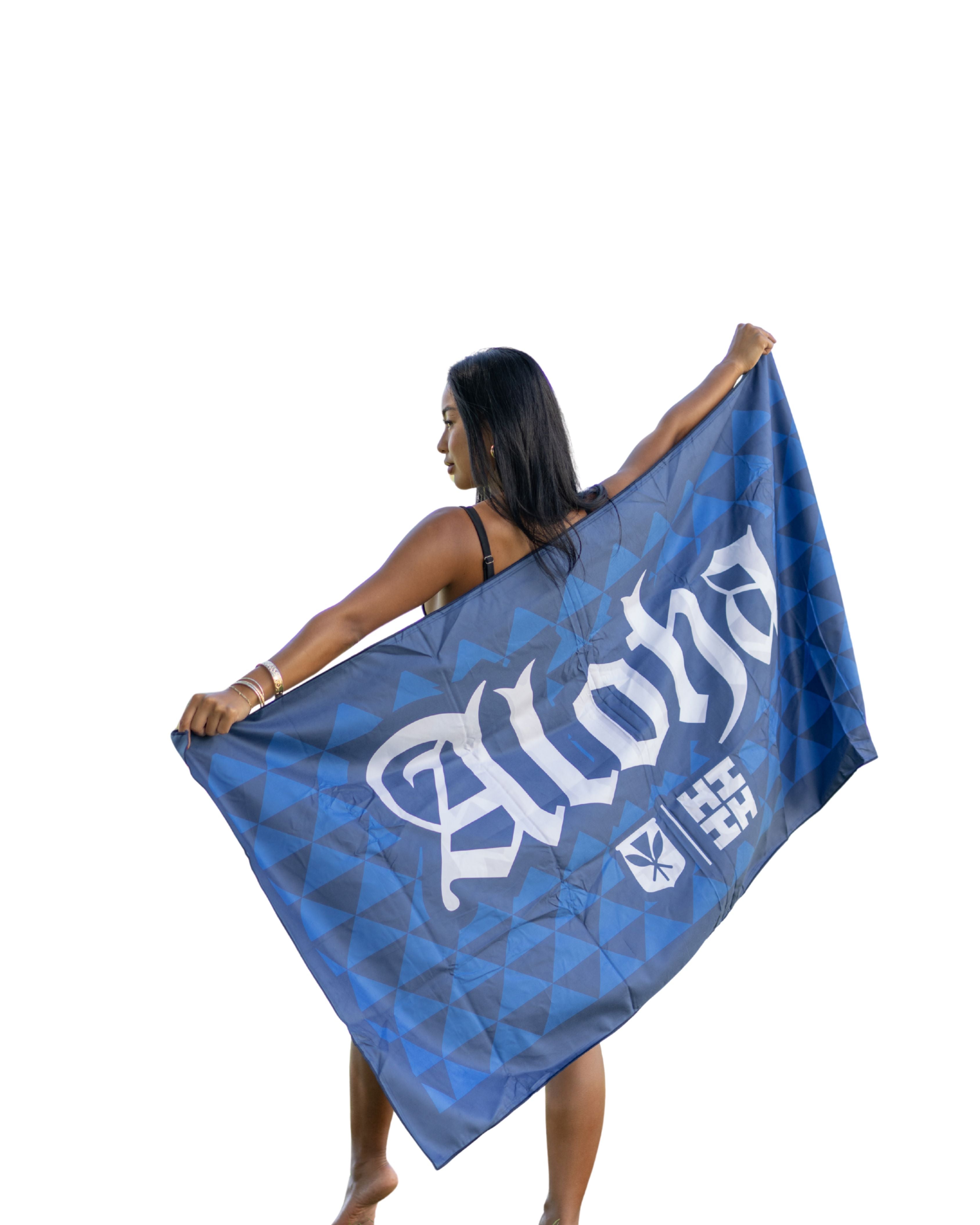 BLUE ALOHA TRIANGLES TOWEL Utility Hawaii's Finest 