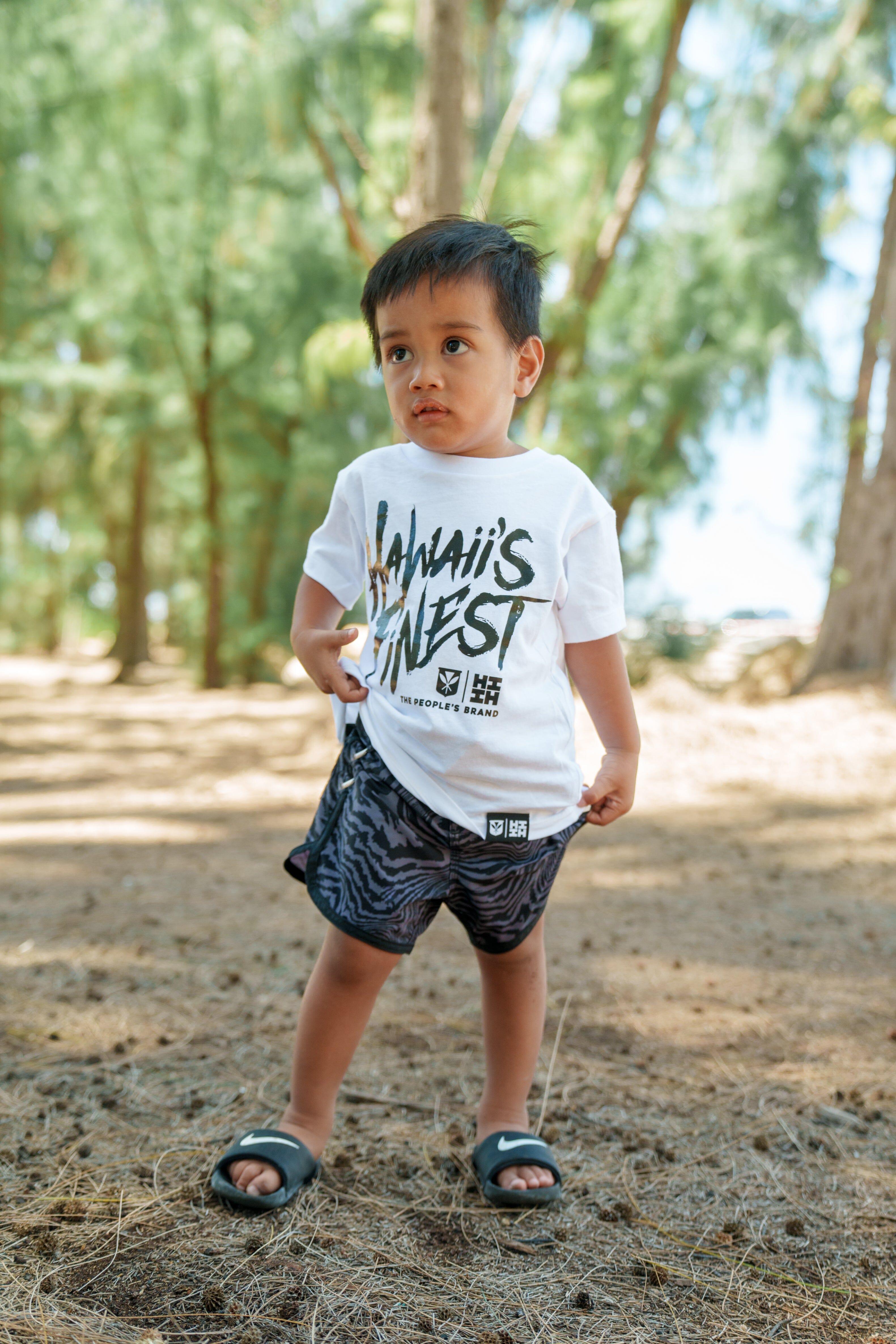 KEIKI BRUSH TYPE BW T-SHIRT Shirts Hawaii's Finest 