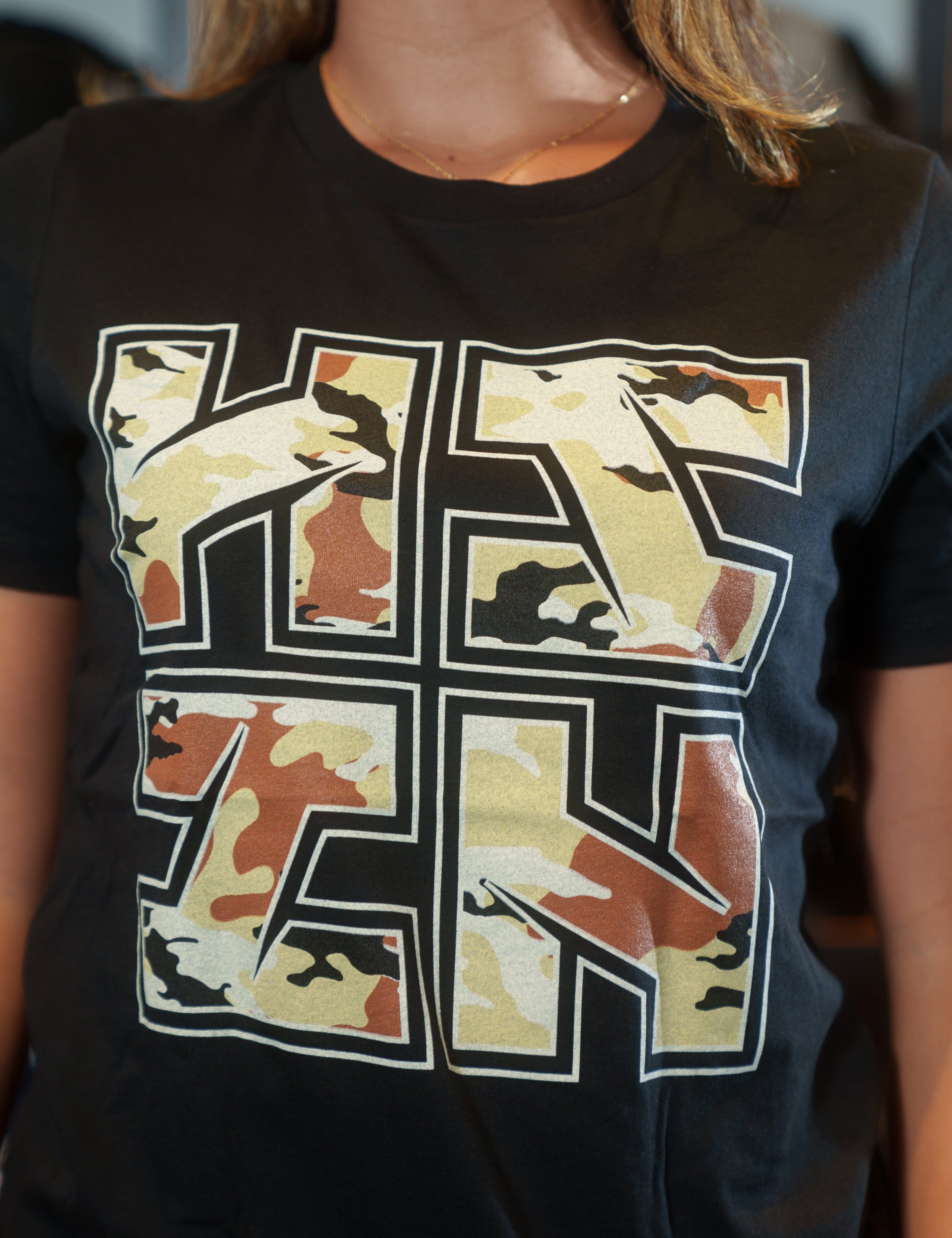 WOMEN'S CAMO SLIT LOGO DESERT TOP Shirts Hawaii's Finest 