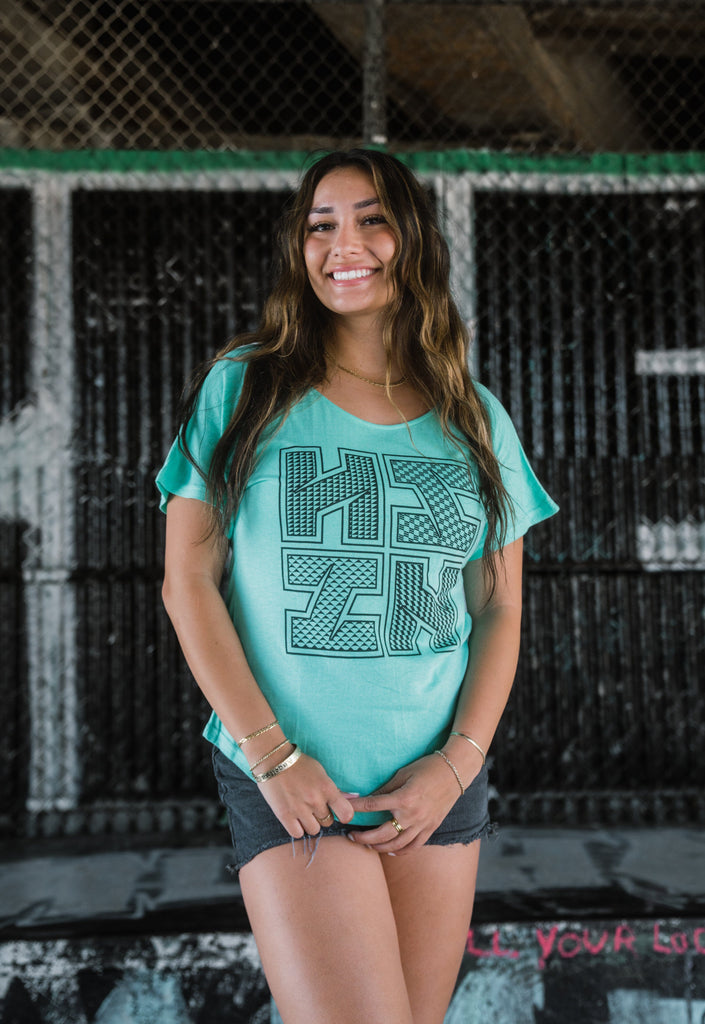 WOMEN'S SLIT LOGO TRIBAL MINT TOP Shirts Hawaii's Finest SMALL 