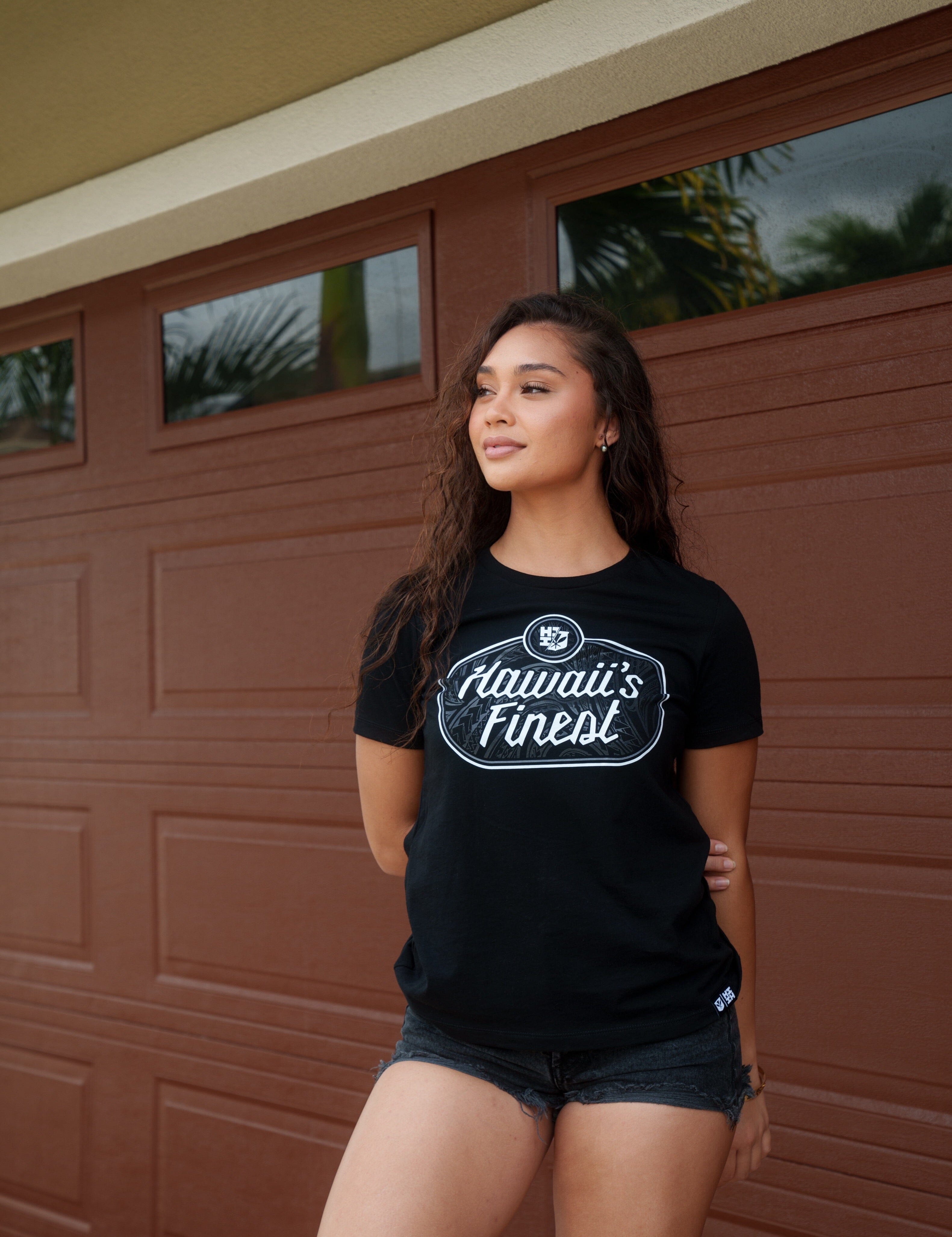 WOMEN'S TRIBAL SIGN BW TOP Shirts Hawaii's Finest SMALL 