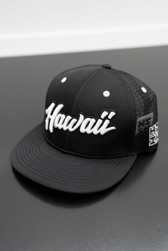 BLACK & WHITE HAWAII SCRIPT TRUCKER Hat Hawaii's Finest 