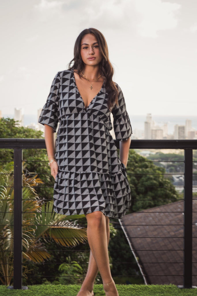 KAULIKE WOMEN'S BLACK & WHITE HEM DRESS Shirts Hawaii's Finest X-SMALL 